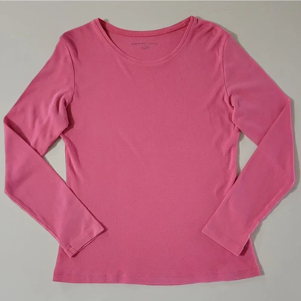 New York & Company Women's Coral Rose Crewneck Long Sleeve Pullover Top